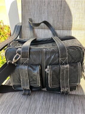 Jill-E Designs Medium Camera Bag.